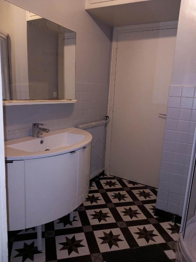 L'Appart De Babou Rez De Chaussee Parking Free Draps Wifi Thiers Exterior photo